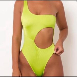 NWOT Sommer Swim Stella OnePiece Cobra